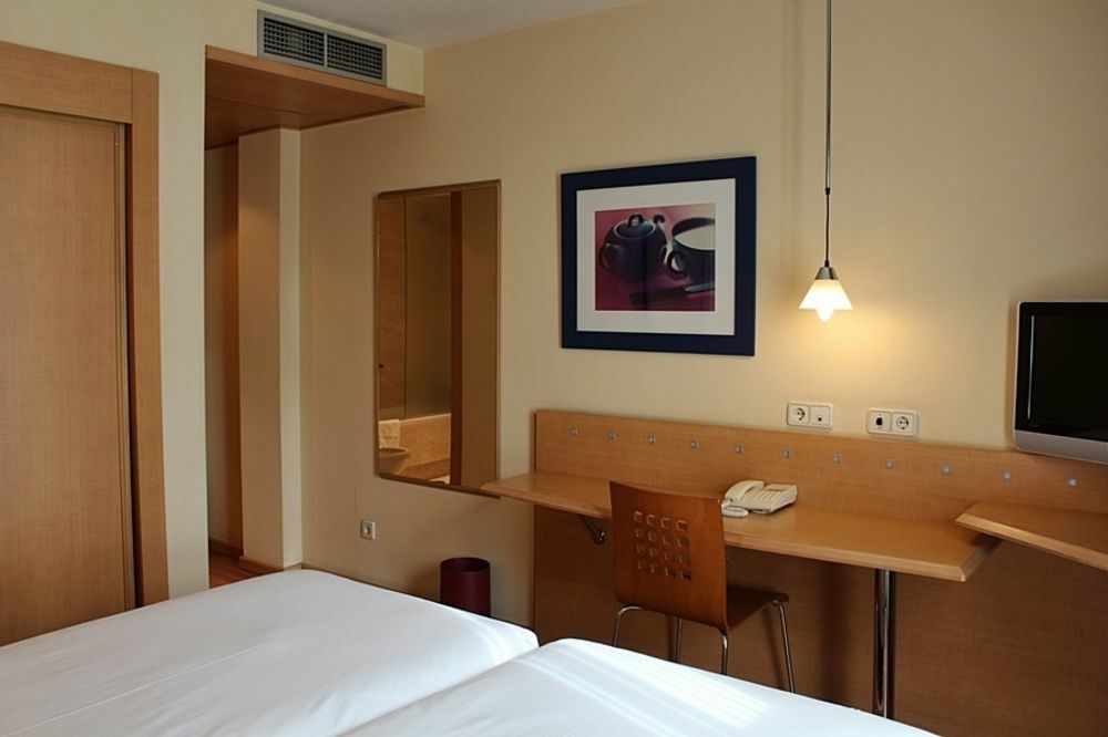 Hotel Monte Rozas Лас-Росас-де-Мадрид Екстер'єр фото